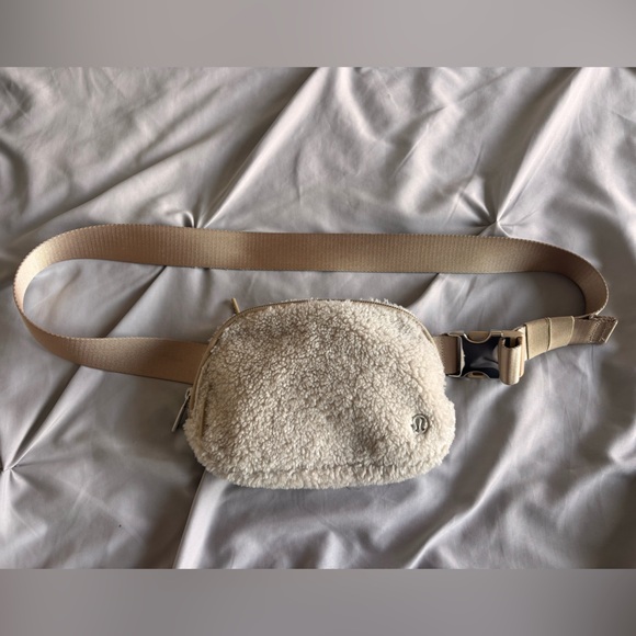 lululemon athletica Handbags - Lululemon Athletica Light Beige Sherpa Fuzzy Belt Bag Fanny Pack